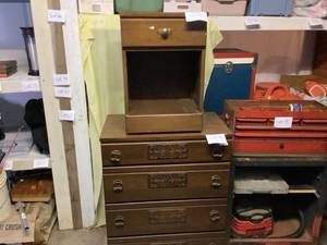 lot 48 image: 4 Drawer Dressing and Nightstand