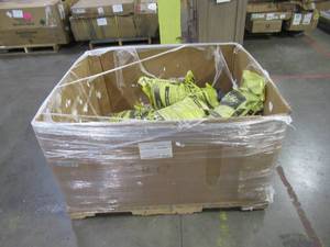 lot 391 image: WHOLESALE PALLET OF SAFE T SALT ICE MELT