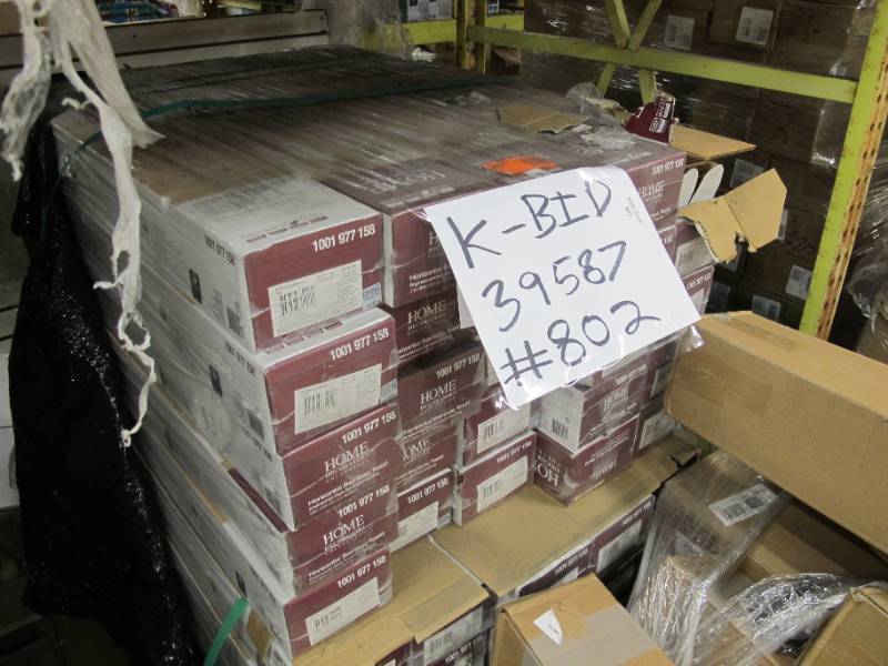 Home Decorators Collection Horizontal Bamboo Toast Flooring (50 cases - Roughly 650 sq ft) 38 in. T x 5 in. W x 38.59 in. L Engineered Click Bamboo Flooring HL615H