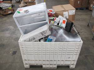 Pallet of Mixed Home DepotTarget Items - UntestedUncheckedUnsorted