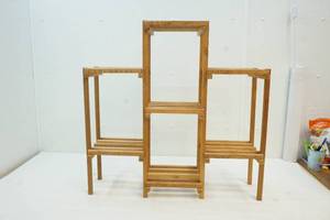 lot 26 image: plant stand