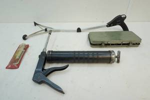 lot 41 image: grease gun