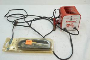 lot 47 image: motorcycle battery charger