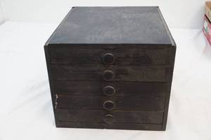 lot 59 image: tool organizer