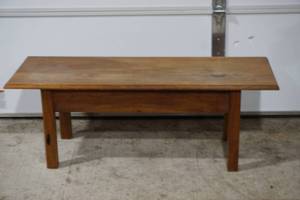 lot 62 image: coffee table