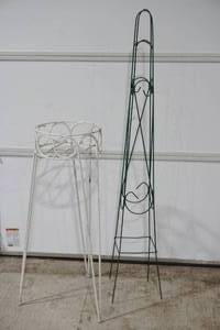 lot 68 image: plant stand