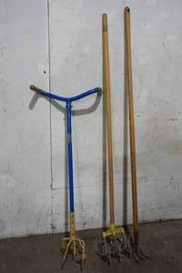 lot 77 image: garden tools