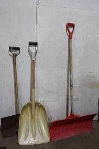 lot 81 image: snow shovels