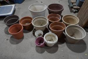 lot 91 image: planting pots