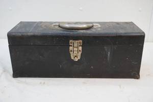 lot 162 image: tool box