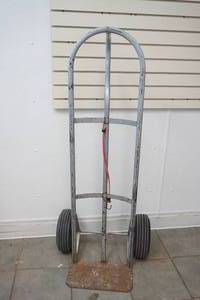 lot 192 image: 2 wheel cart