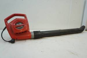 lot 194 image: leaf blower