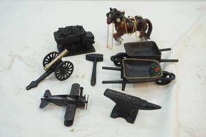 lot 212 image: miniature decor