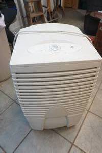 lot 264 image: dehumidifier