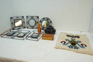 lot 292 image: Home decor