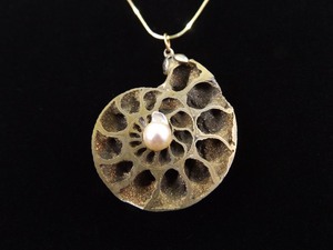 .925 Sterling Silver Genuine Pearl Shell Fossil Vermeil Pendant Necklace