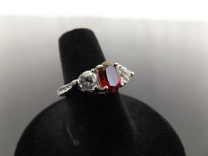 .925 Sterling Silver Oval Cut Garnet Crystal Ring Size 7
