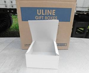 lot 107 image: Lot of 22 Uline White Gloss Gift Boxes