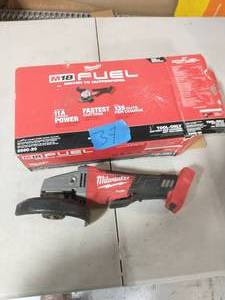 MILWAUKEE M18 FUEL 18-Volt Lithium-Ion Brushless Cordless 4-12 in.5 in. Grinder (Tool-Only)