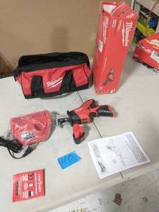 MILWAUKEE M12 12-Volt Lithium-Ion HACKZALL Cordless Reciprocating Saw Kit with One 1 Batteries, Charger and Tool Bag