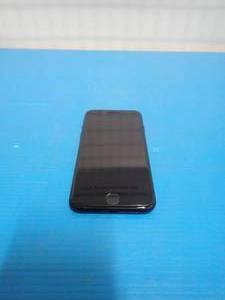 lot 17 image: Apple&nbspiPhone 7 A1778 128GBAT&ampT Carriersmall wear and tear scratches on screen