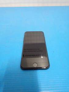 lot 26 image: iPhone 7 A1778 128GB&nbspAT&ampT Carriersmall crack on screen