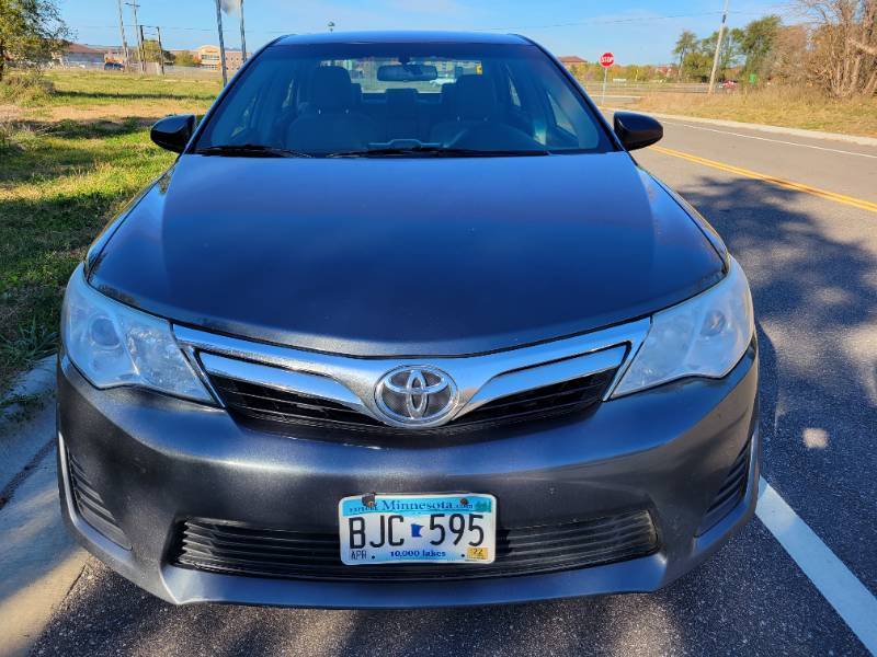 lot 3 image: 2014 Toyota Camry L