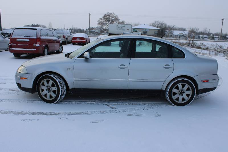 lot 14 image: 2002 Volkswagen Passat GLX - 2 OWNER - AWD - 69,821 MILES