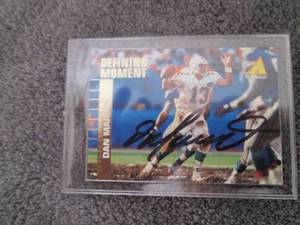 lot 28 image: 28. 1995 Pinnacle Dan Marino Autogr...