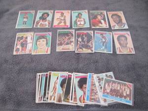 lot 29 image: 29. 35 1975-76 Topps Basketball Car...
