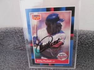 lot 37 image: 37. 1988 Donruss Kirby Puckett Auto...