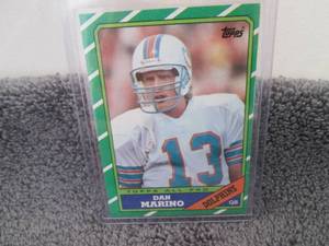 lot 41 image: 41. 1986 Topps Dan Marino Card...