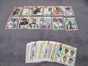 lot 42 image: 42. 50 1979 Topps Football Cards...