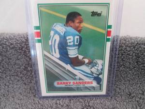 lot 43 image: 43. 1989 Topps Barry Sanders Rookie...