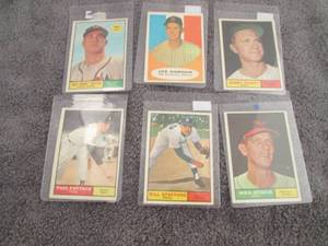 lot 89 image: 89. 1961 Topps Baseball Cards...