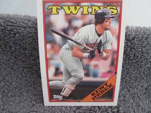 lot 90 image: 90. 40 Kent Hrbek Cards...