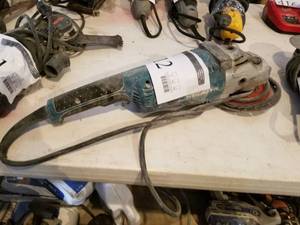 Makita GA7021 Grinder