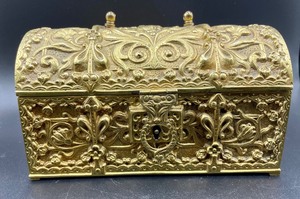 lot 204 image: Golden Metal Trinket Box