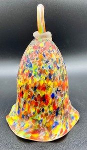 lot 200 image: Adorable Art Glass Bell