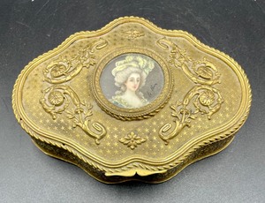 lot 271 image: Metal Trinket or Dresser Box from France