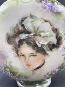 lot 216 image: Beautiful Vintage Portrait Painted Vase