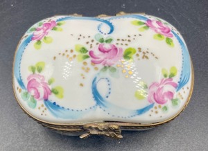 lot 239 image: Limoges Trinket Box