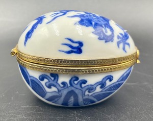 lot 238 image: Nieman Marcus Egg Shaped Oriental Dragon Design Trinket Box