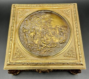 lot 247 image: Vintage Gilt Jewelry Casket