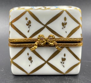 lot 251 image: Limoges Trinket Box with 3 Small Bottles