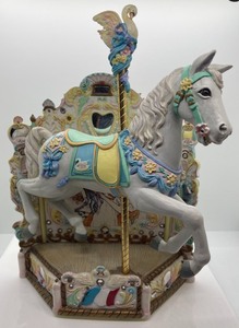 lot 100 image: Musical Carousel with Swan Jumper