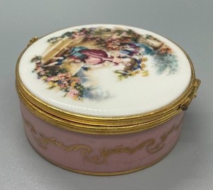 lot 127 image: Limoges France Portrait Trinket Box