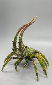 lot 142 image: Stunningly Detailed Lobster Trinket Box