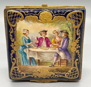 lot 287 image: Beautiful Blue and Gold Portrait Trinket Box