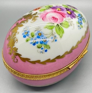 lot 285 image: Beautiful Limoges Floral Egg Shaped Trinket Box